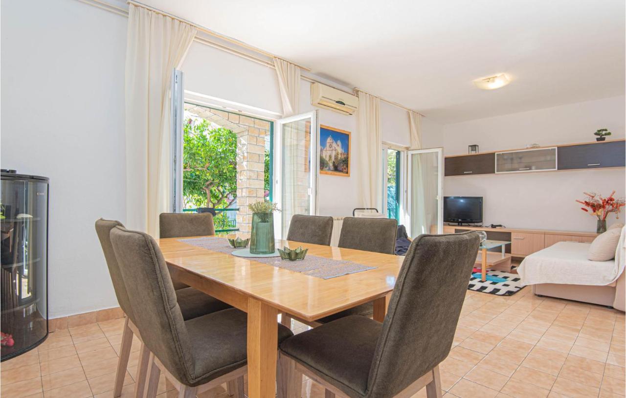 3 Bedroom Lovely Apartment In Brodarica โบรดาริตซา ภายนอก รูปภาพ